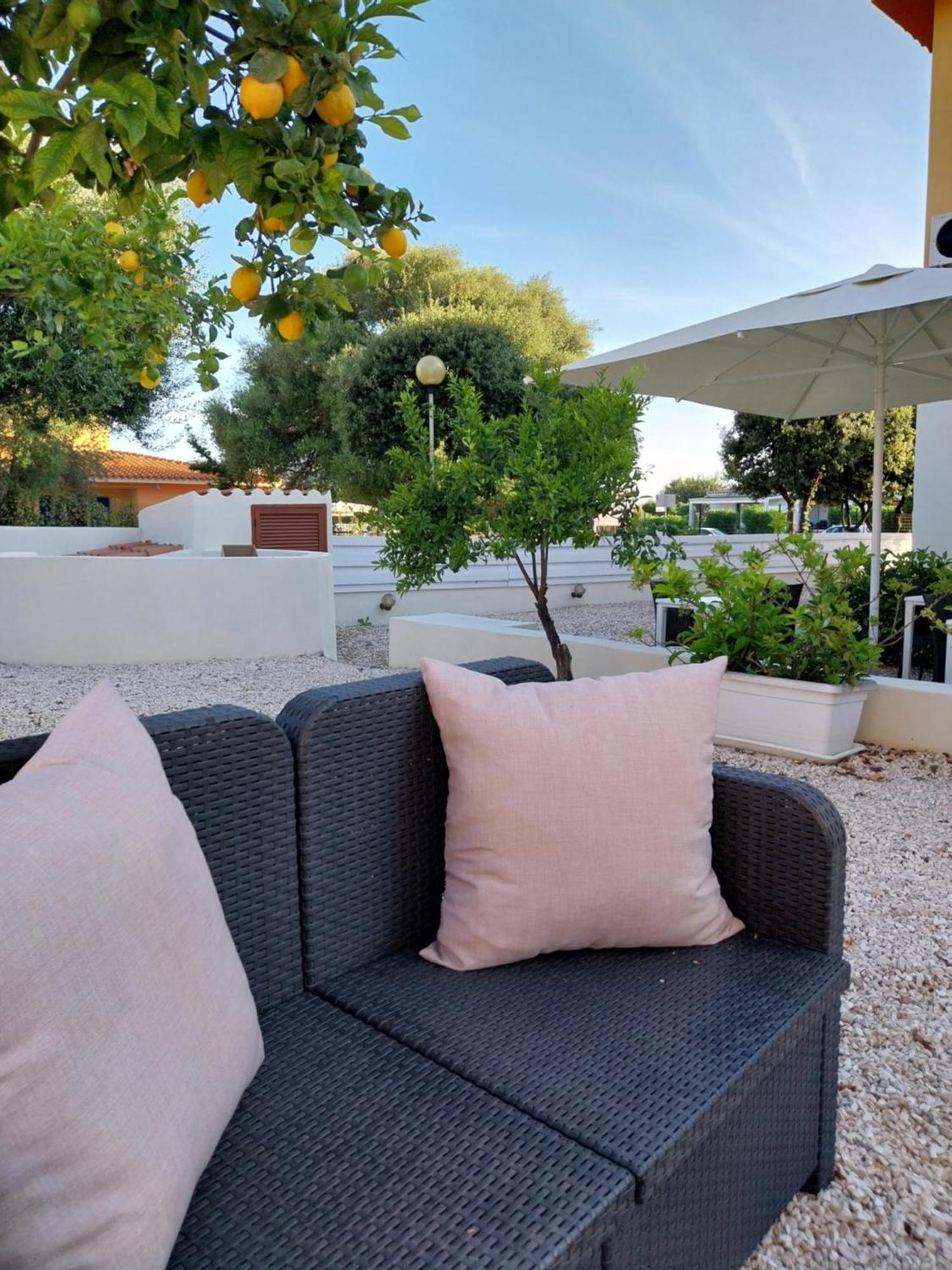 Bed and Breakfast Mivida "Le Stanze Di Ada" San Teodoro  Exterior foto